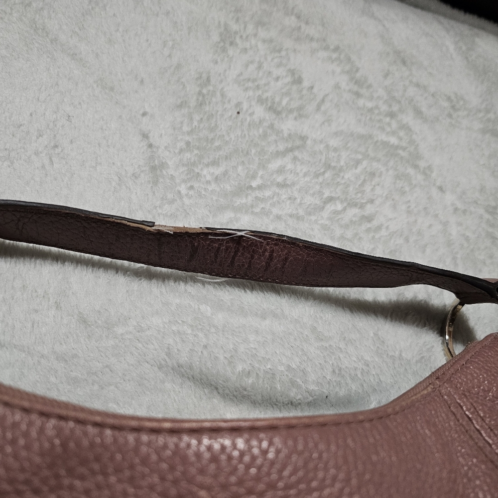 Michael Kors Leather Handbag and Wallet Set. Muave color with crossbody strap - Picture 8 of 10